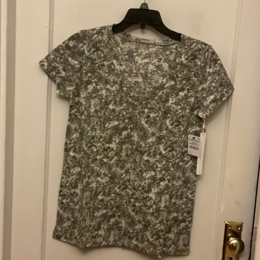 COPY - NWT Caslon short sleeve soft v neck tee size M.